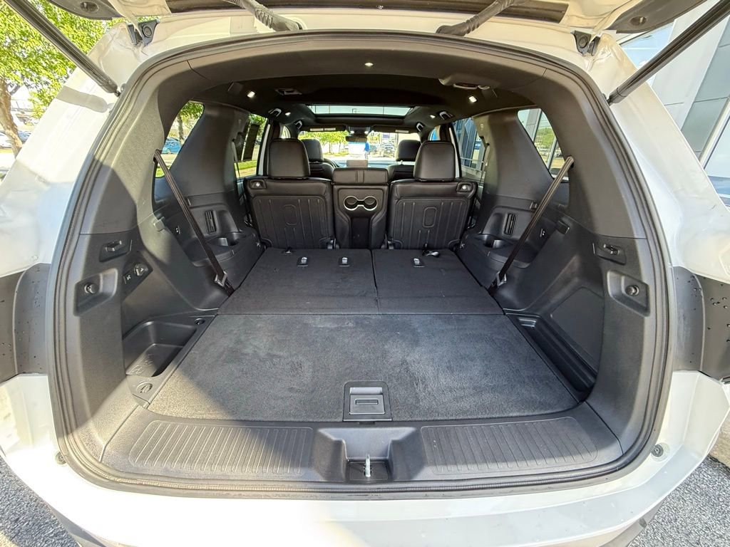 Used 2025 Honda Pilot Black Edition image 37