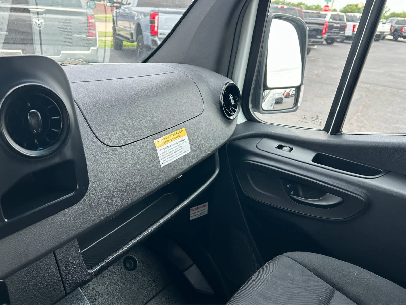 Used 2019 Freightliner Sprinter 3500 image 29