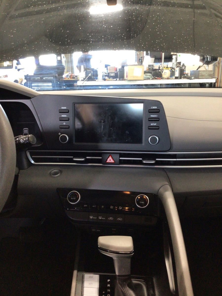 Used 2023 Hyundai Elantra SEL image 10