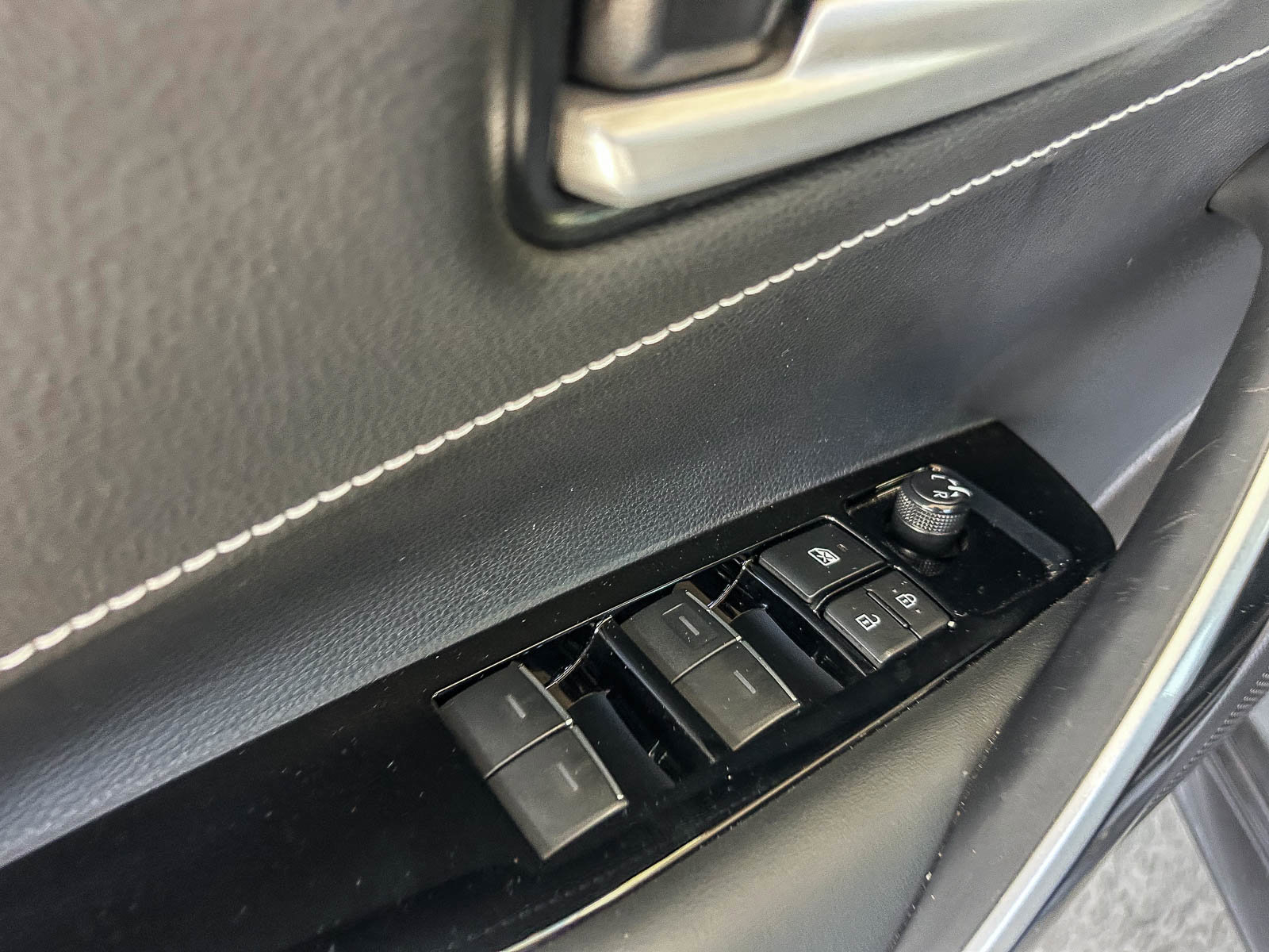 Used 2025 Toyota Corolla XSE image 25