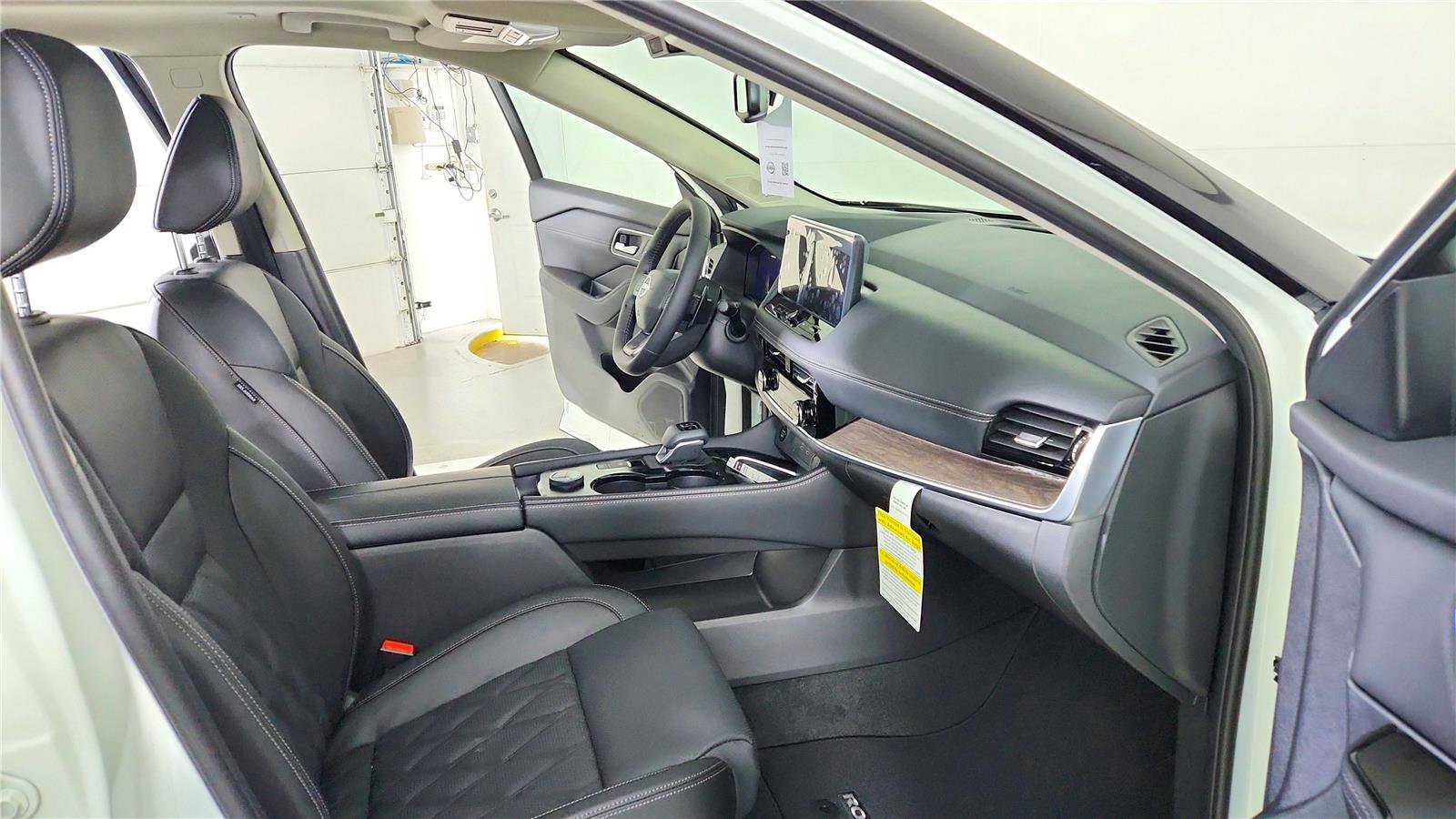 New 2026 Nissan Rogue Platinum w/ Platinum Premium Package image 37