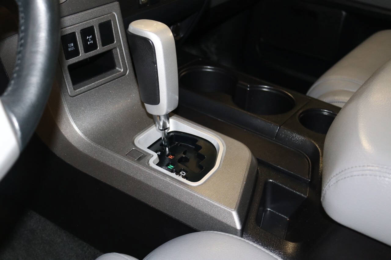 Used 2017 Toyota Sequoia Limited w/ Safety & Convenience Package AWD/4WD image 58