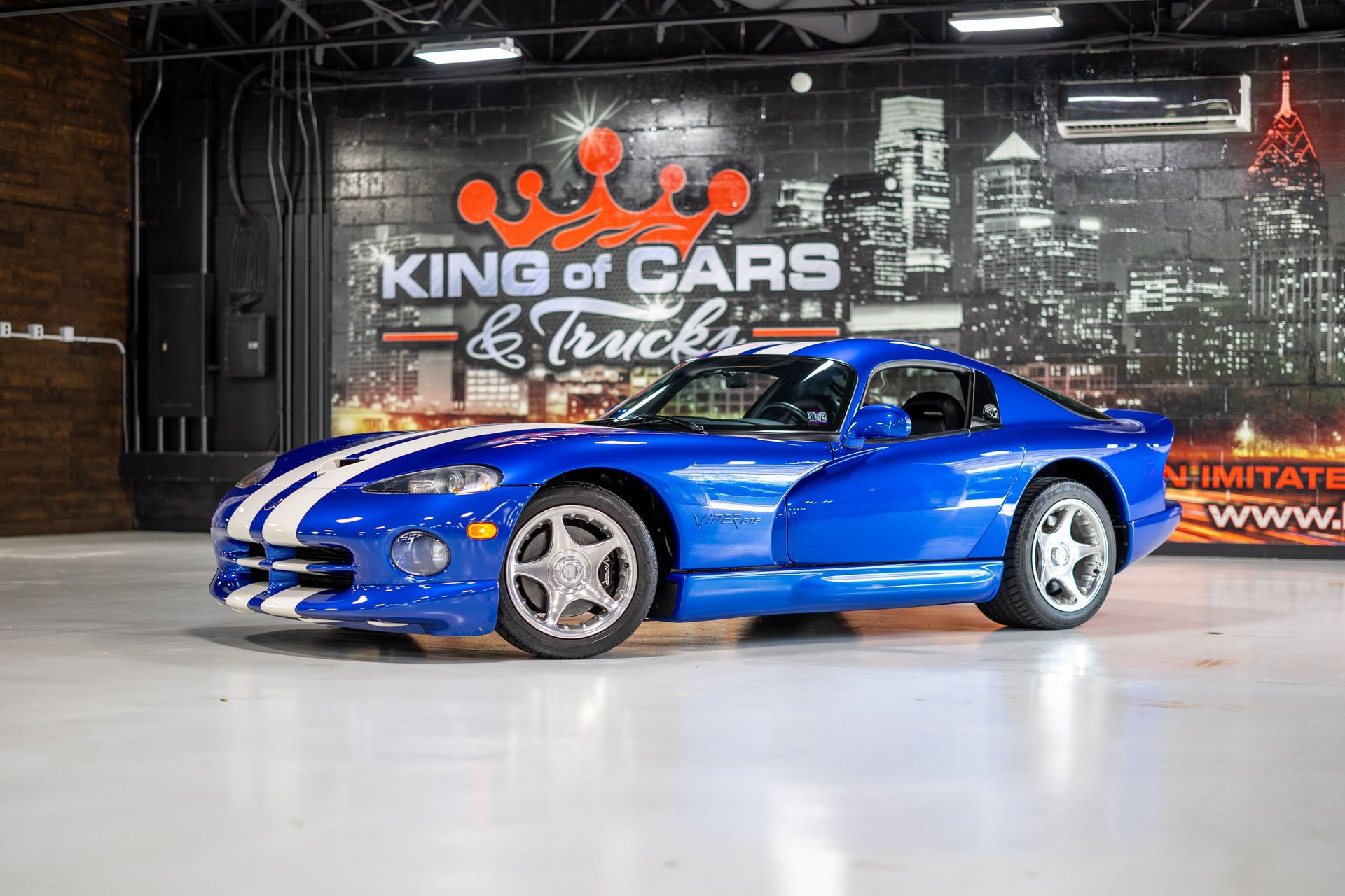 Used 1996 Dodge Viper GTS RWD image 5