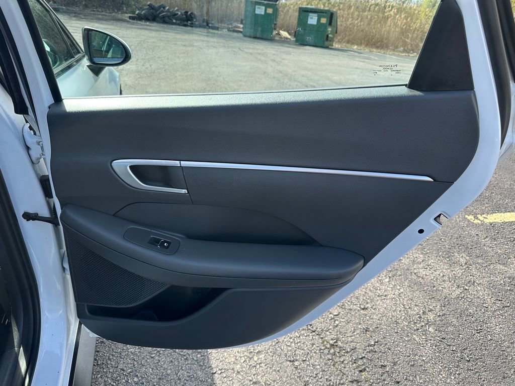 Used 2021 Hyundai Sonata SE w/ Preferred Accessory Package FWD image 24