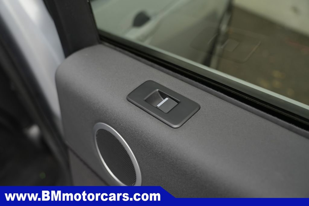 Used 2018 Land Rover Discovery HSE AWD/4WD image 36