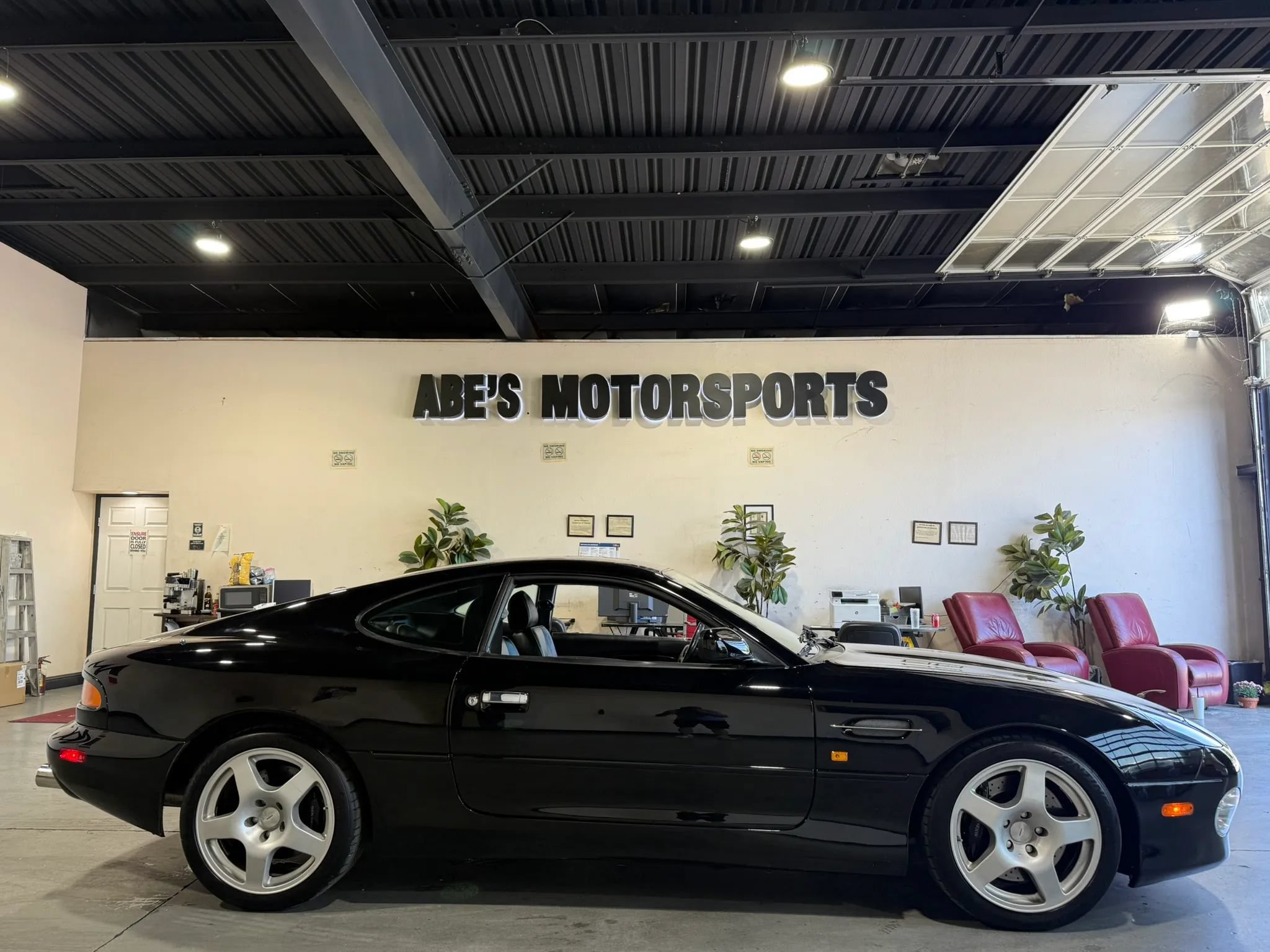Used 2002 Aston Martin DB7 Vantage RWD image 8