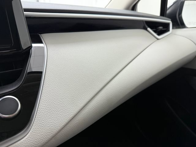 Used 2025 Toyota Corolla LE image 22