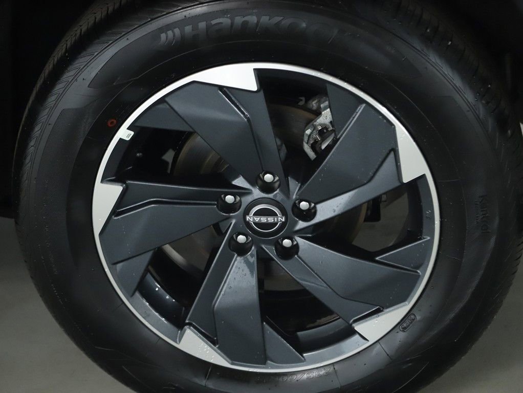 Certified 2026 Nissan Rogue SV image 40