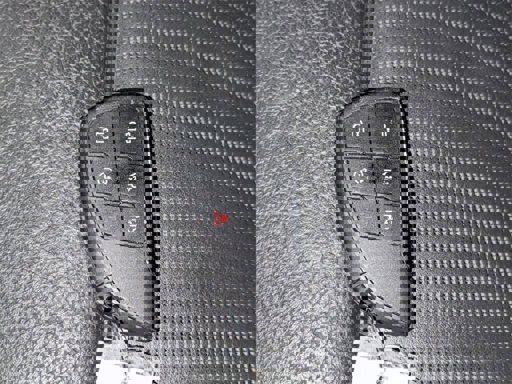 Used 2025 GMC Yukon Denali image 28