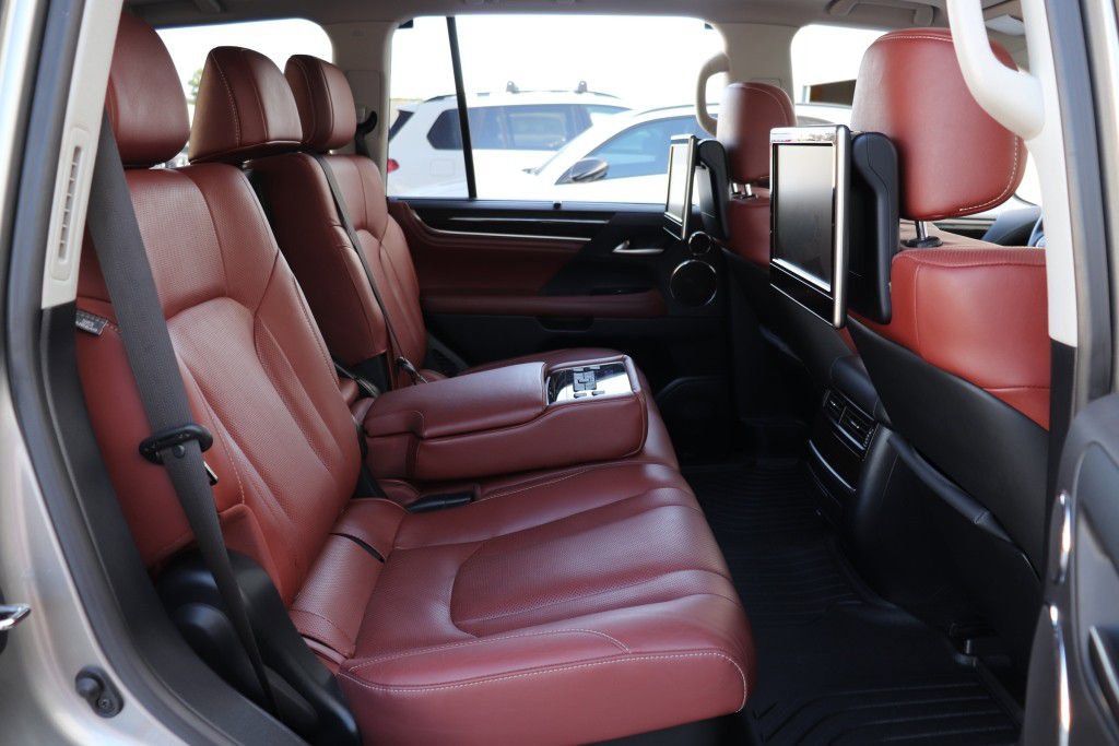 Used 2019 Lexus LX 570 4WD w/ Luxury Package image 30