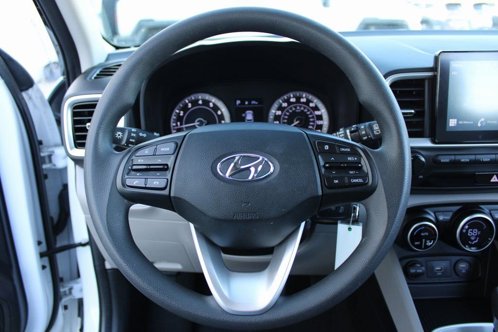 Used 2020 Hyundai Venue SEL image 10