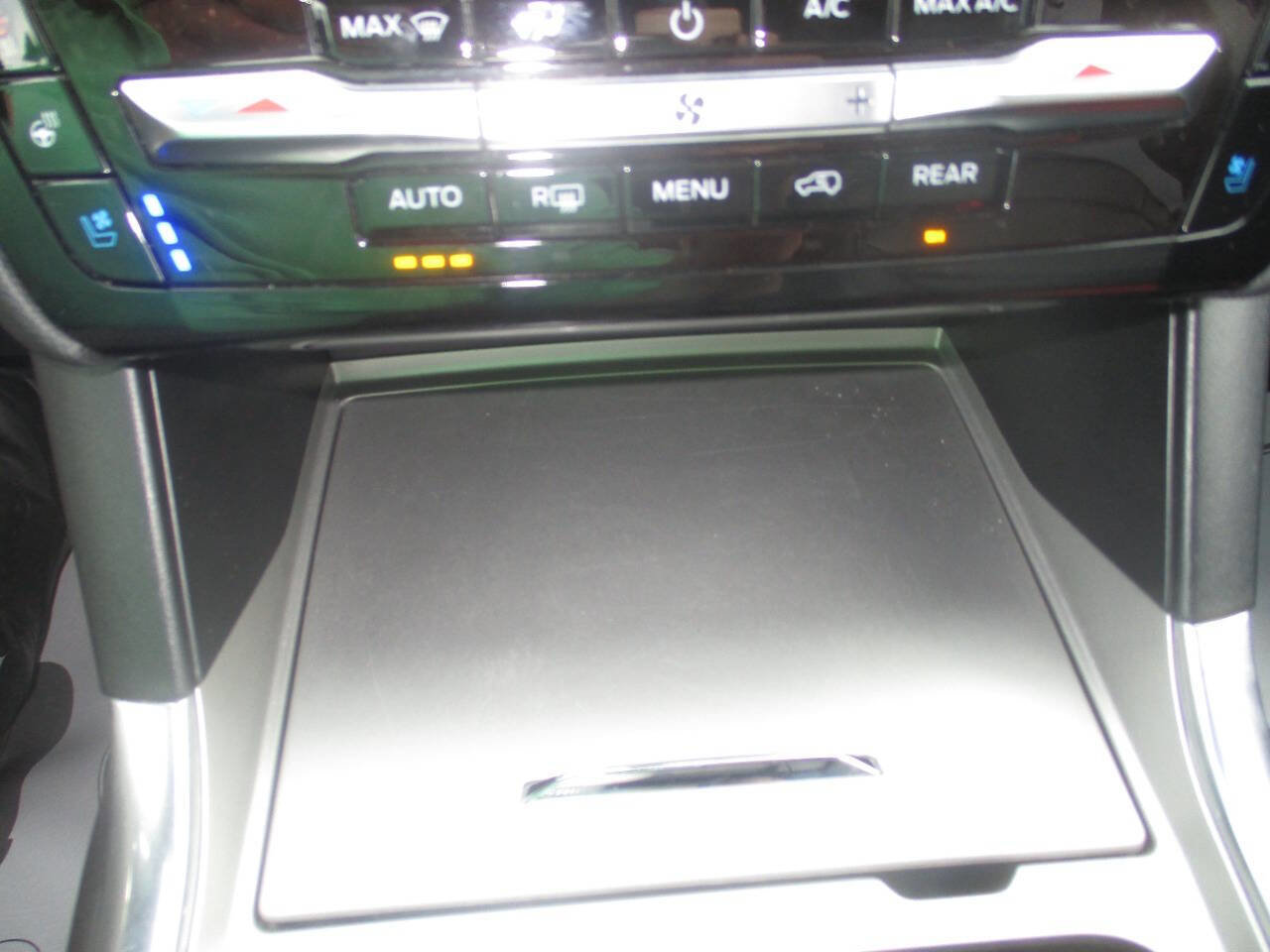 Used 2024 Ford Explorer Limited image 27