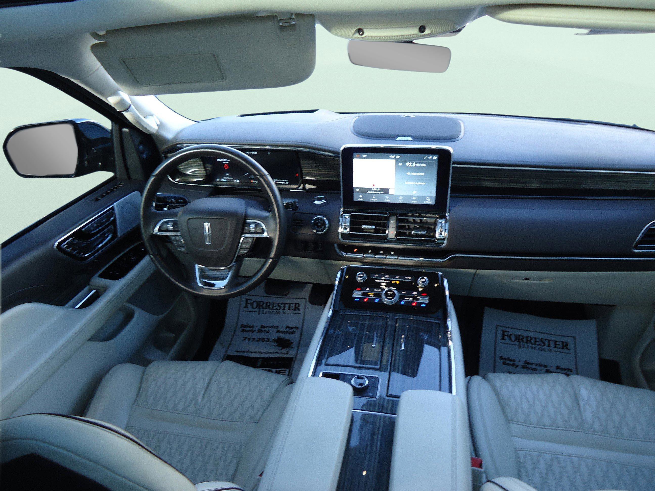 Used 2020 Lincoln Navigator Black Label w/ Cargo Convenience Package AWD/4WD image 10