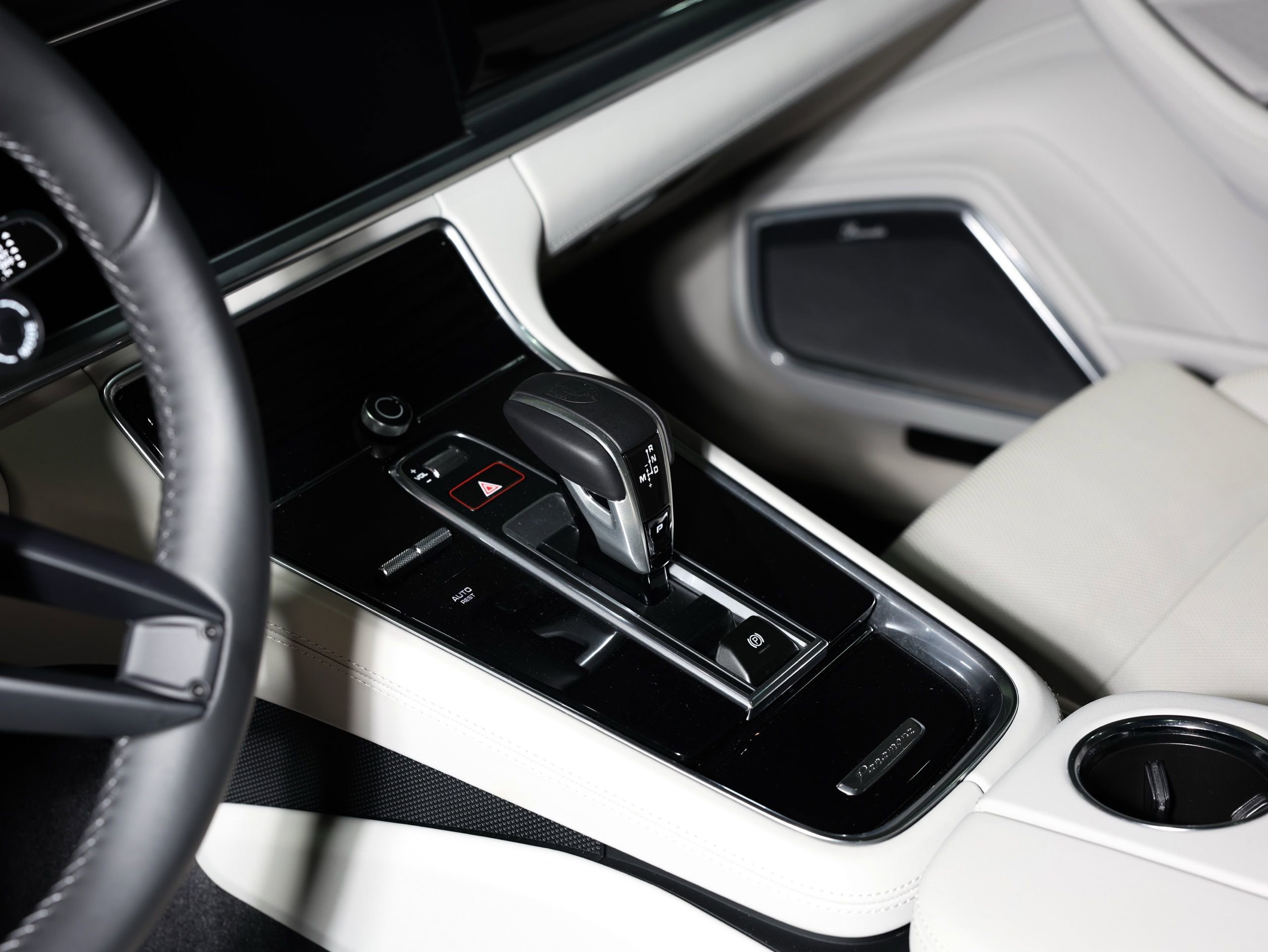 Used 2023 Porsche Panamera Turbo S image 33