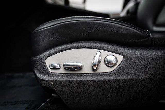 Used 2022 Porsche Macan S w/ Premium Package Plus image 41