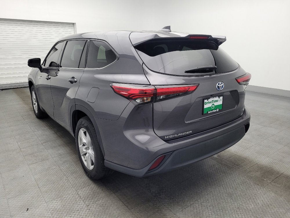 Used 2021 Toyota Highlander LE image 5