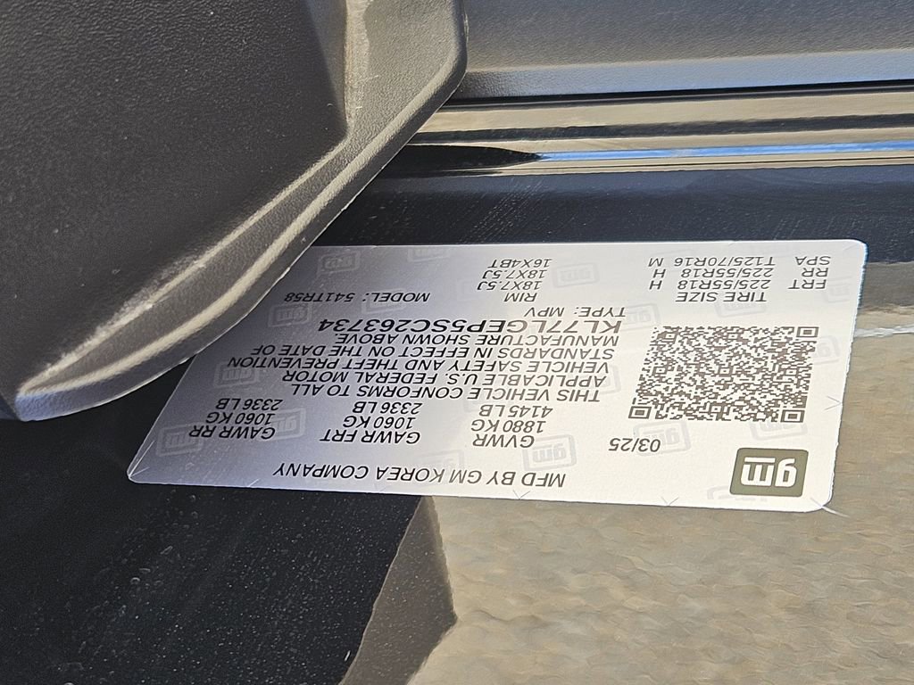 Used 2025 Chevrolet Trax RS w/ Sunroof Package FWD image 40