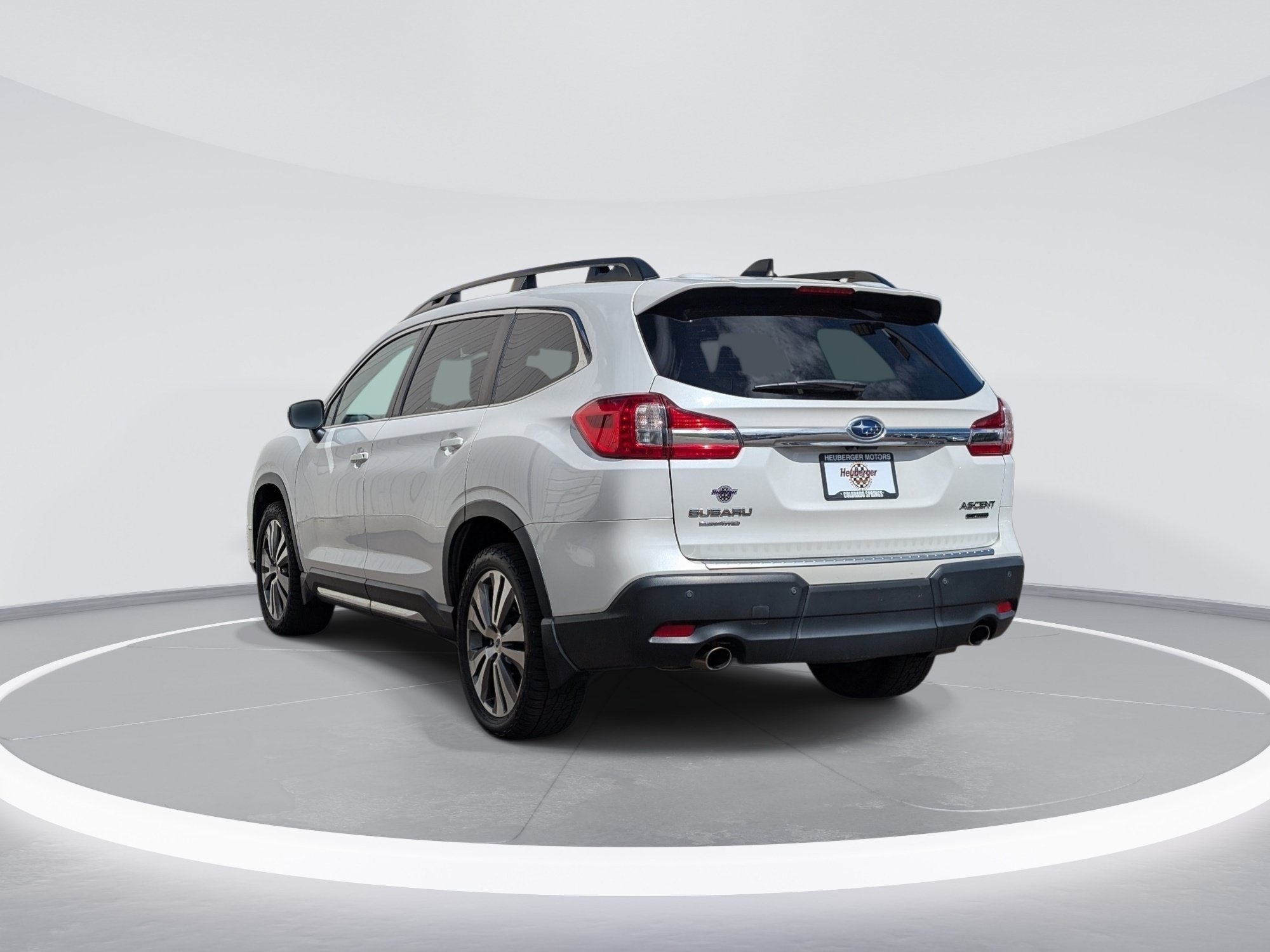Used 2022 Subaru Ascent Limited w/ Technology Package AWD/4WD image 5