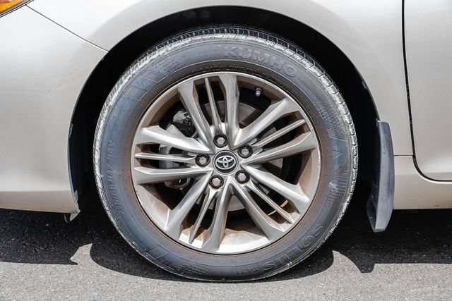 Used 2017 Toyota Camry SE FWD image 11