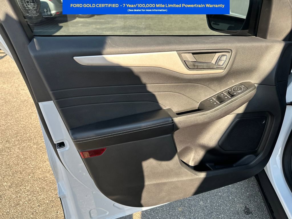 Certified 2022 Ford Escape SE image 9