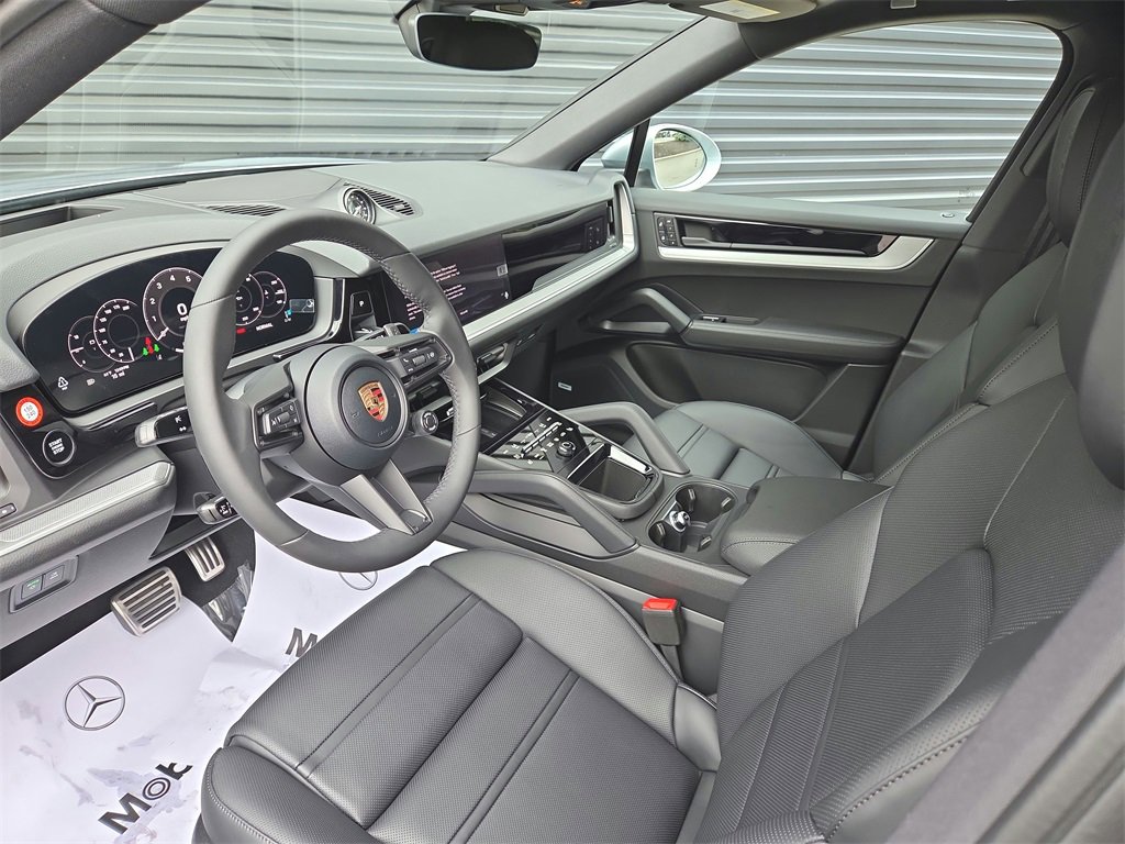 New 2026 Porsche Cayenne S image 4