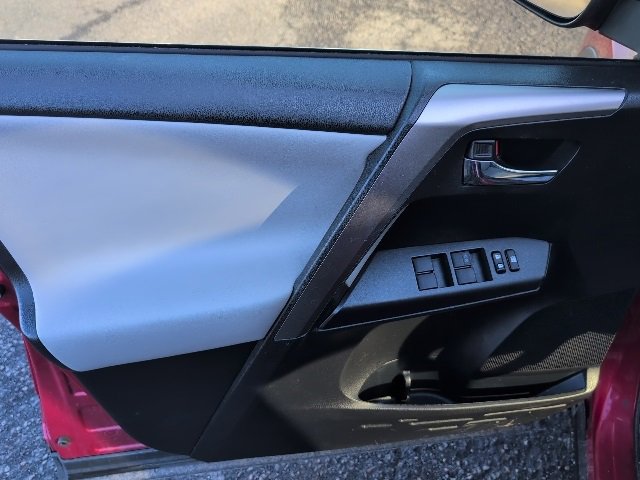 Used 2016 Toyota RAV4 XLE image 12