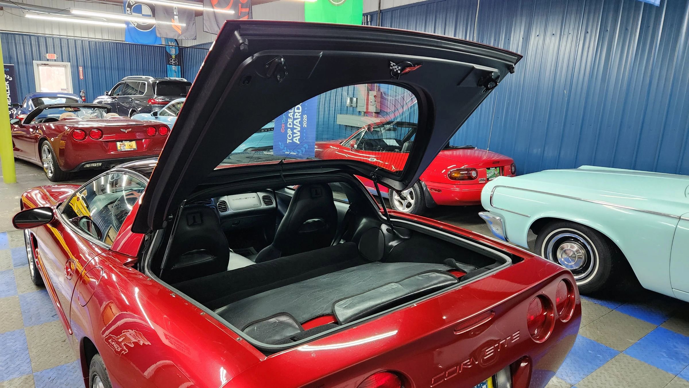 Used 2000 Chevrolet Corvette Coupe w/ Performance Handling Pkg image 49