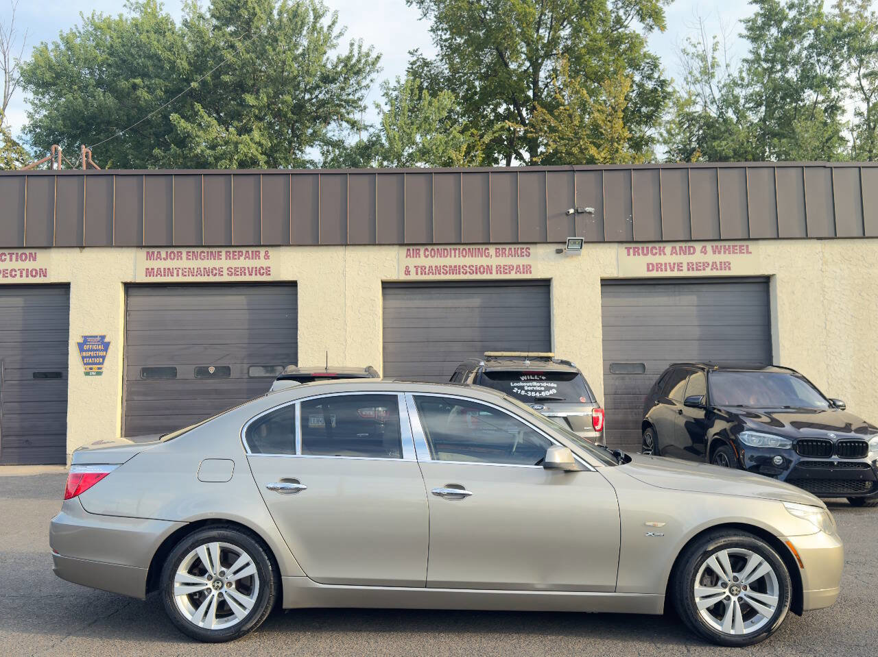 Used 2010 BMW 528i xDrive Sedan image 7