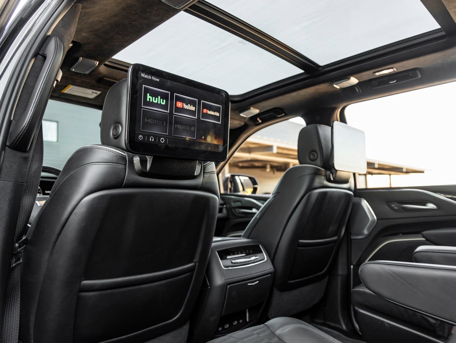 Used 2024 Cadillac Escalade ESV V AWD/4WD image 36