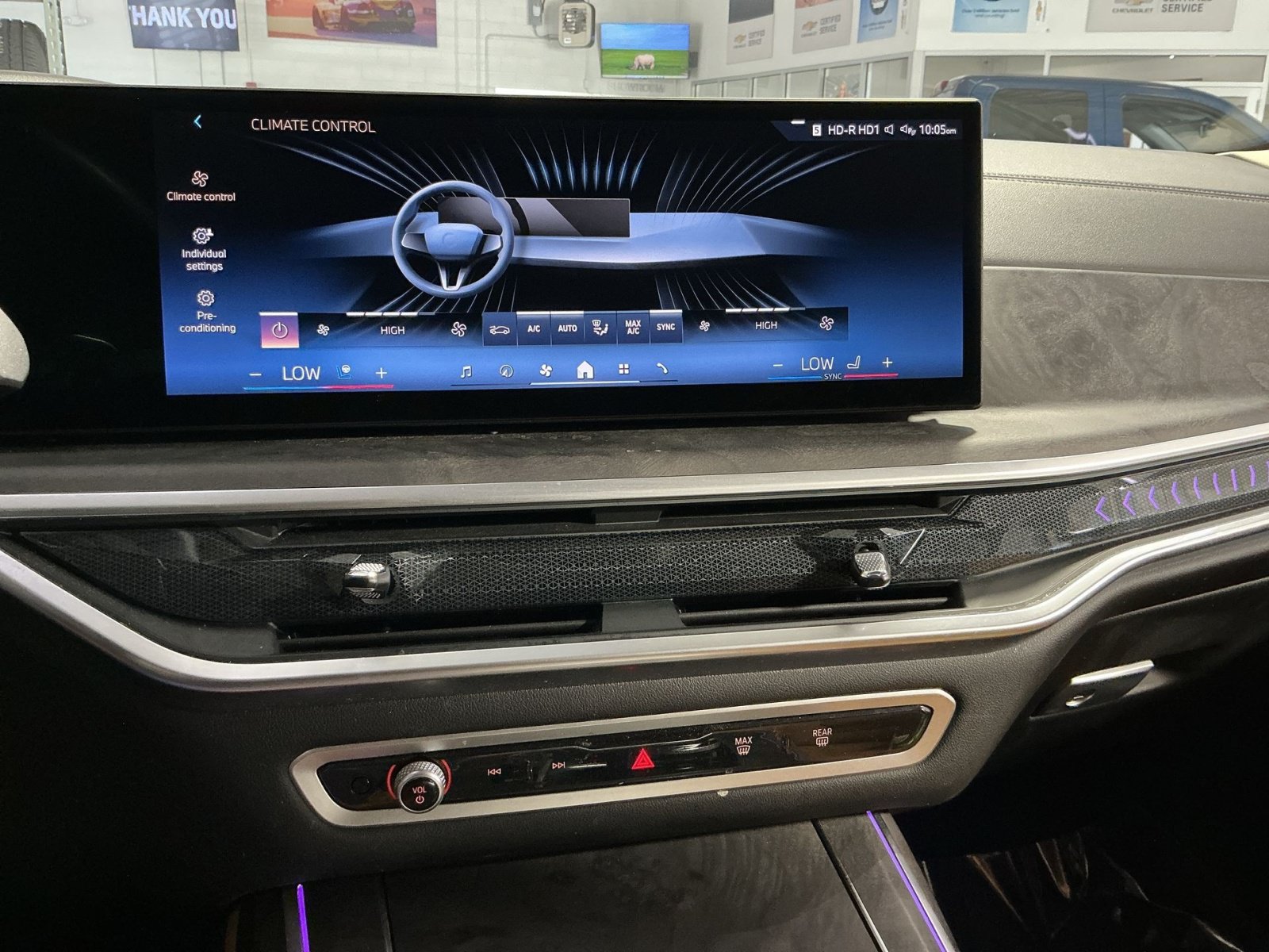Used 2024 BMW X7 xDrive40i AWD/4WD image 22