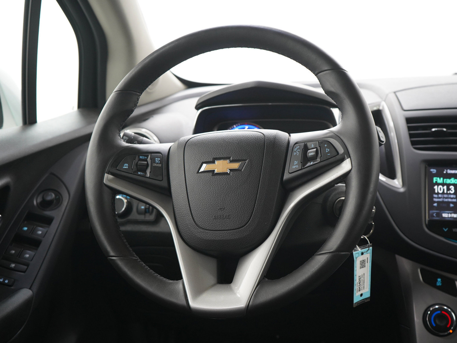 Used 2016 Chevrolet Trax LT w/ LT Convenience Package AWD/4WD image 16