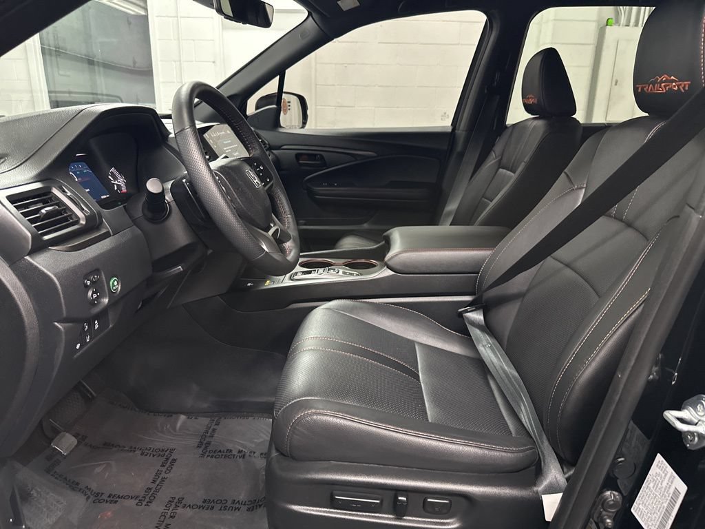 Used 2025 Honda Passport TrailSport image 19
