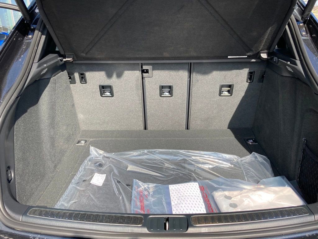 Certified 2025 Porsche Macan image 20