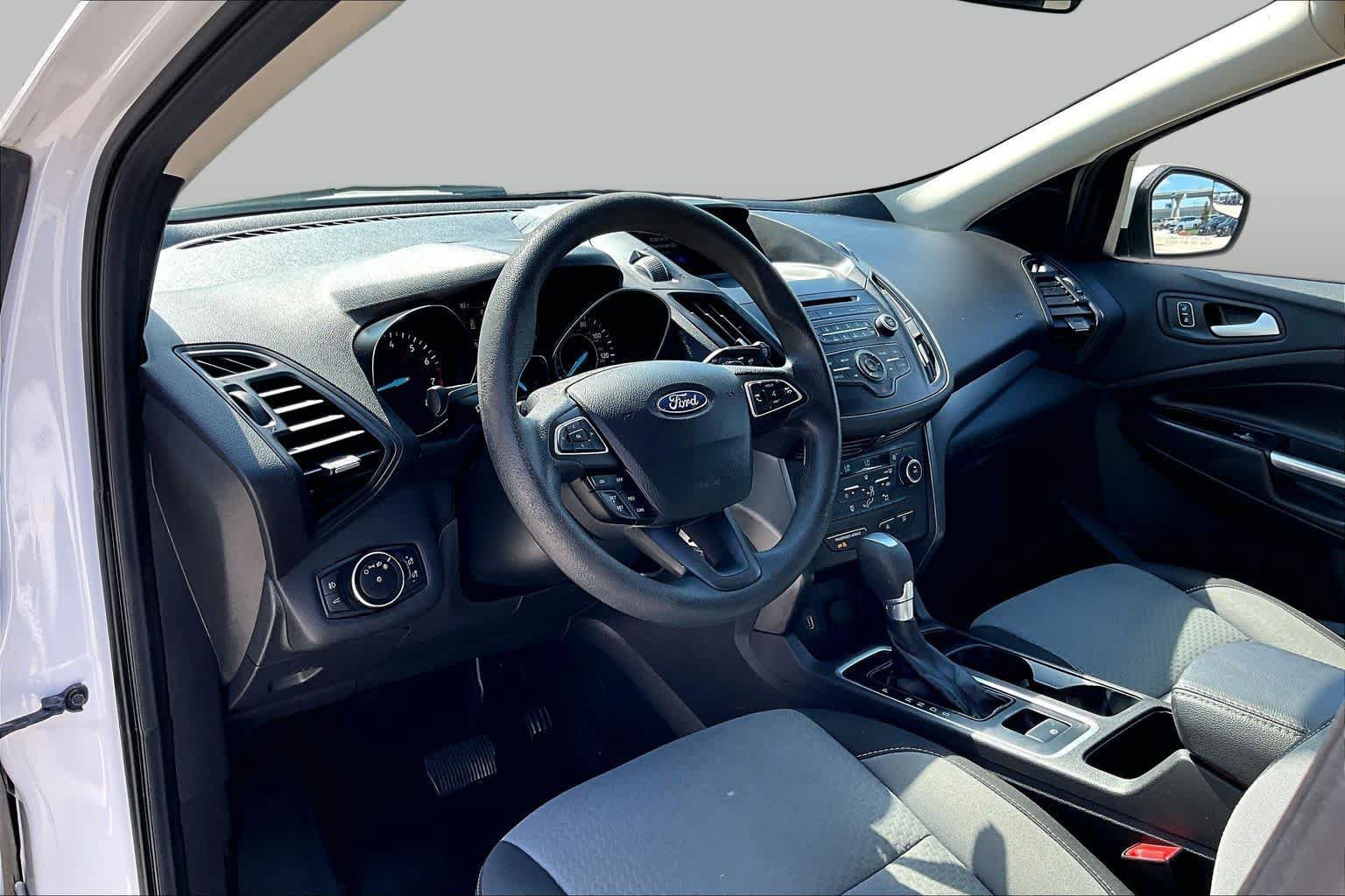 Used 2017 Ford Escape SE FWD image 16