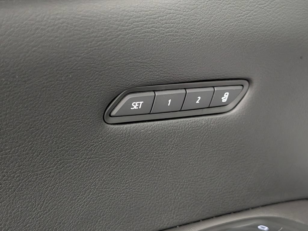 Used 2022 Cadillac XT5 Premium Luxury w/ Technology Package FWD image 26