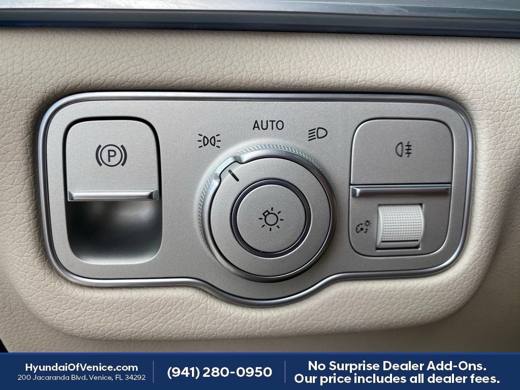 Used 2025 Mercedes-Benz GLS 450 4MATIC image 17