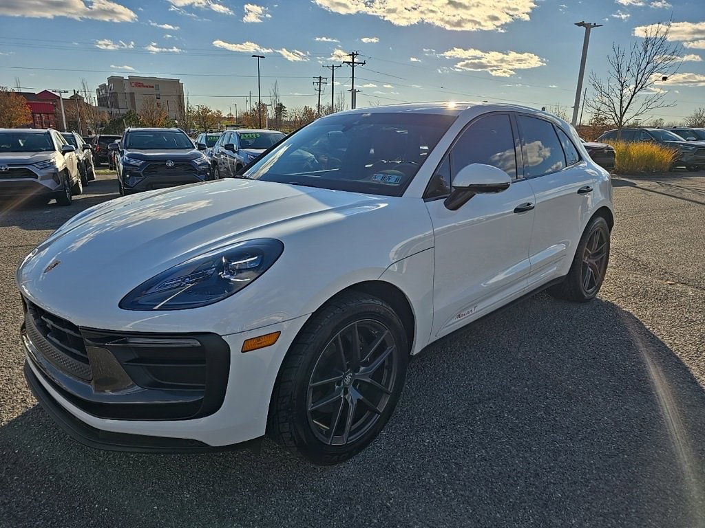 Used 2023 Porsche Macan Turbo image 3
