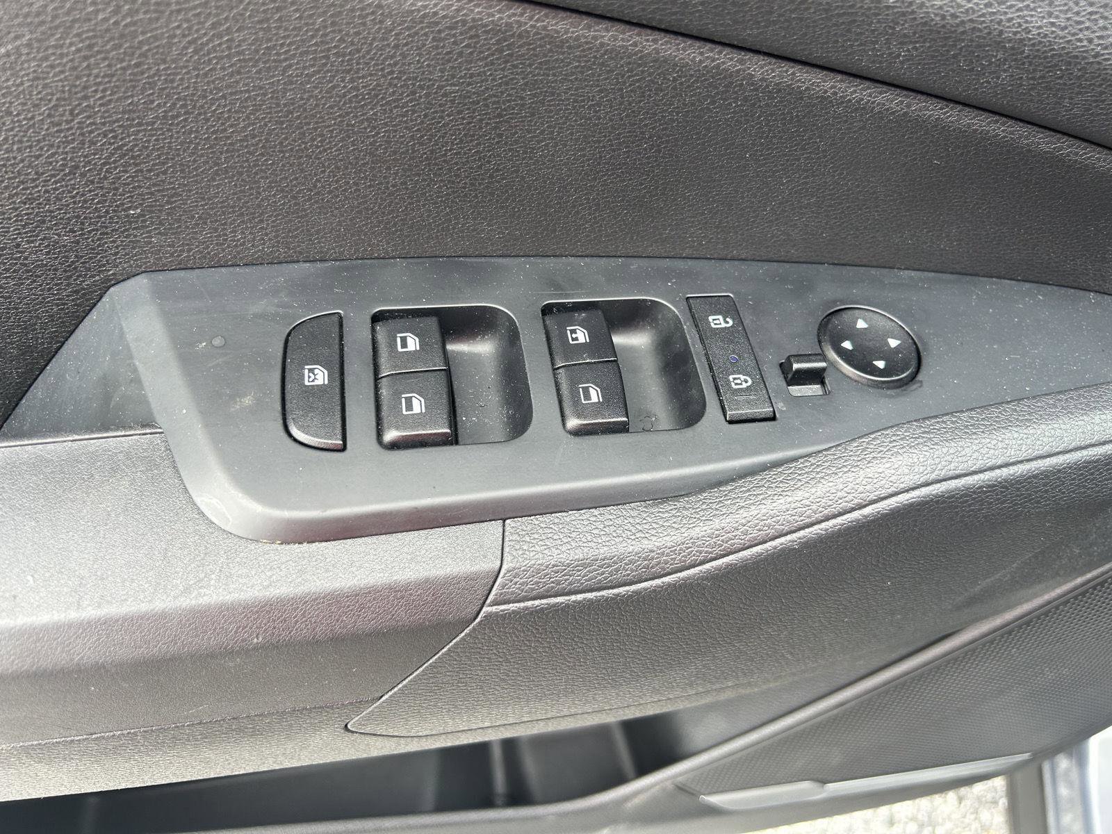 Used 2025 Kia Sportage LX AWD/4WD image 14