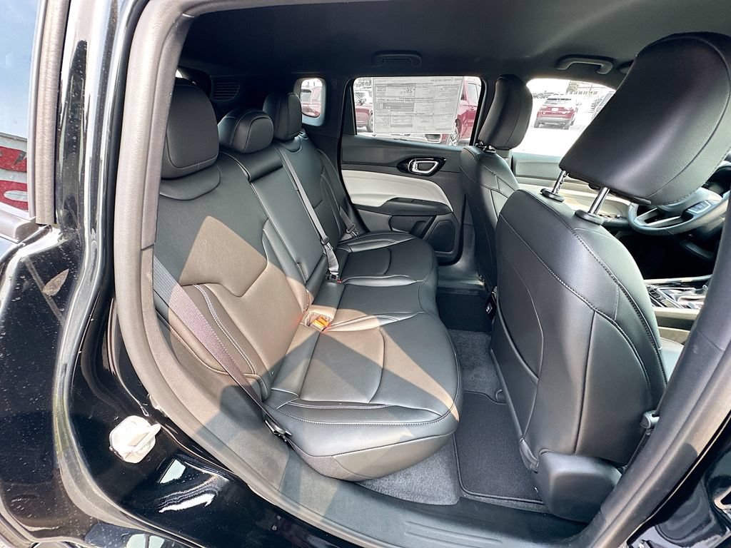 New 2026 Jeep Compass Limited AWD/4WD image 32