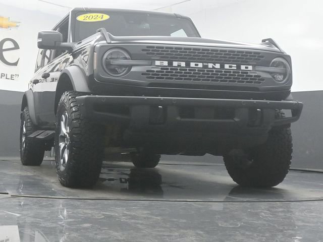 Used 2024 Ford Bronco Badlands AWD/4WD image 3