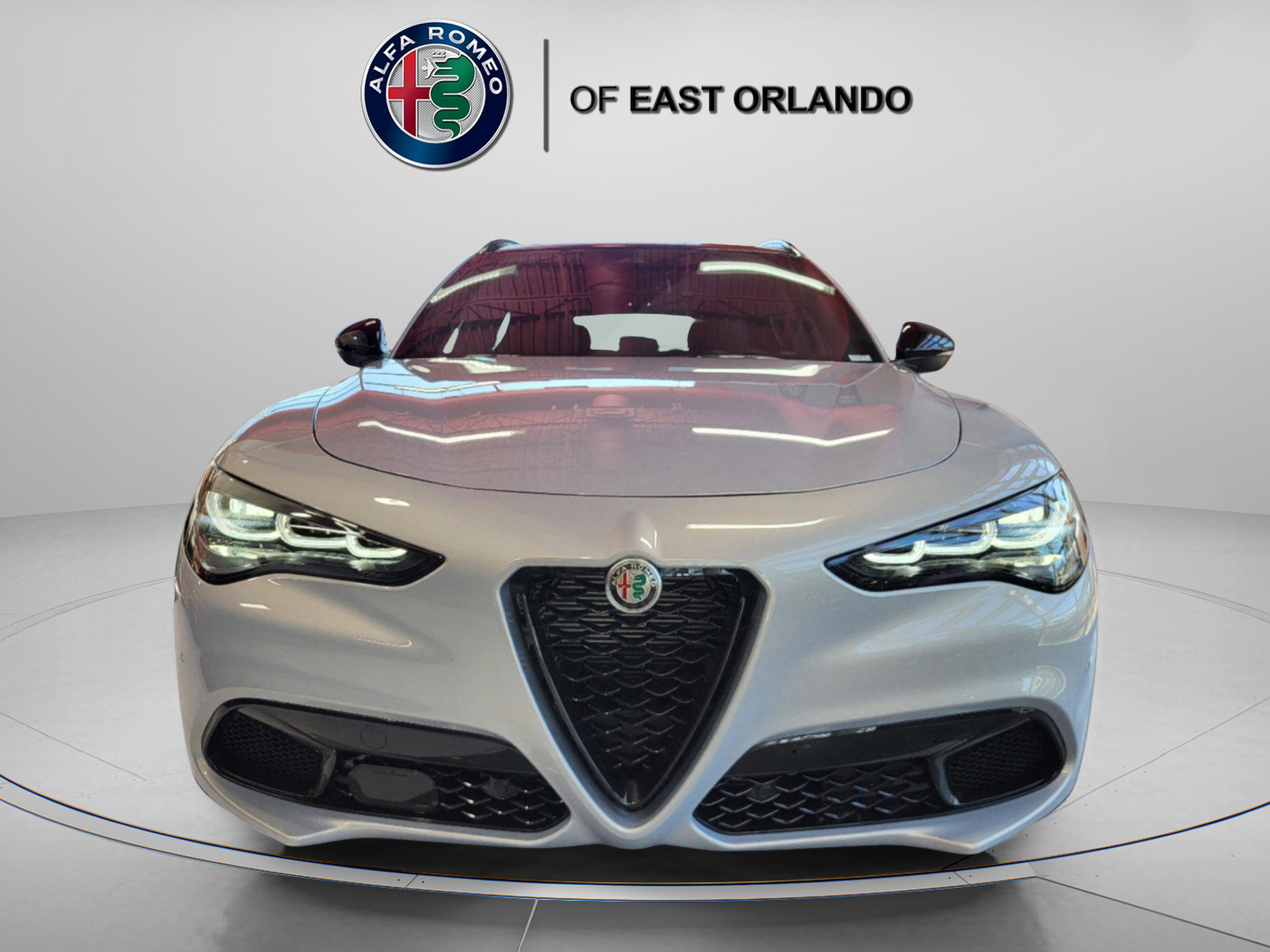 New 2025 Alfa Romeo Stelvio Sprint image 3