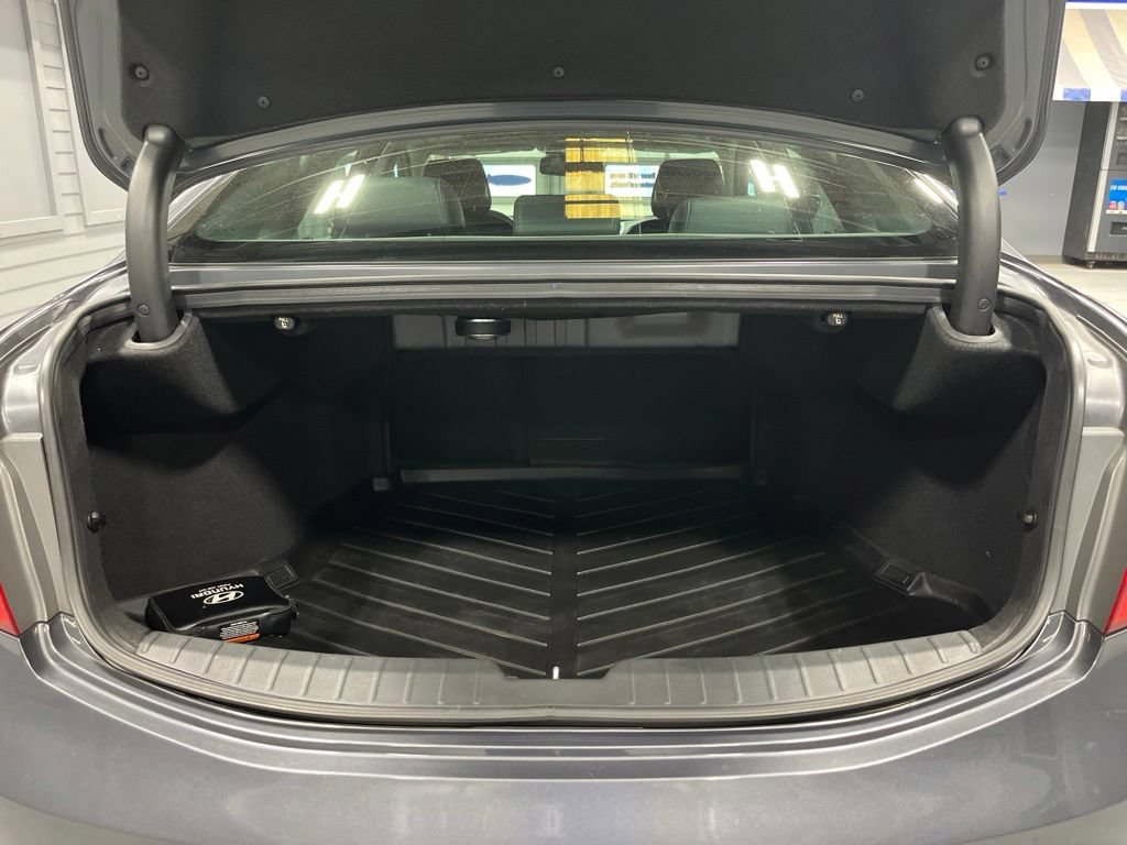 Used 2013 Hyundai Azera w/ Technology Pkg FWD image 39