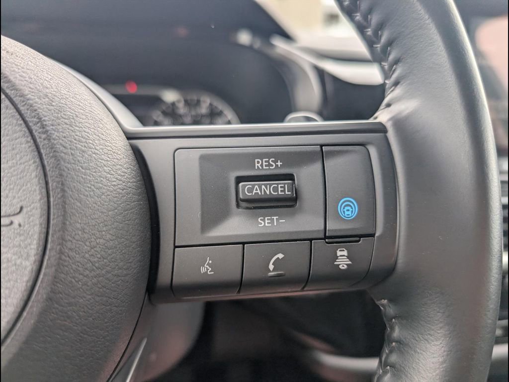 Used 2024 Nissan Pathfinder SV image 14