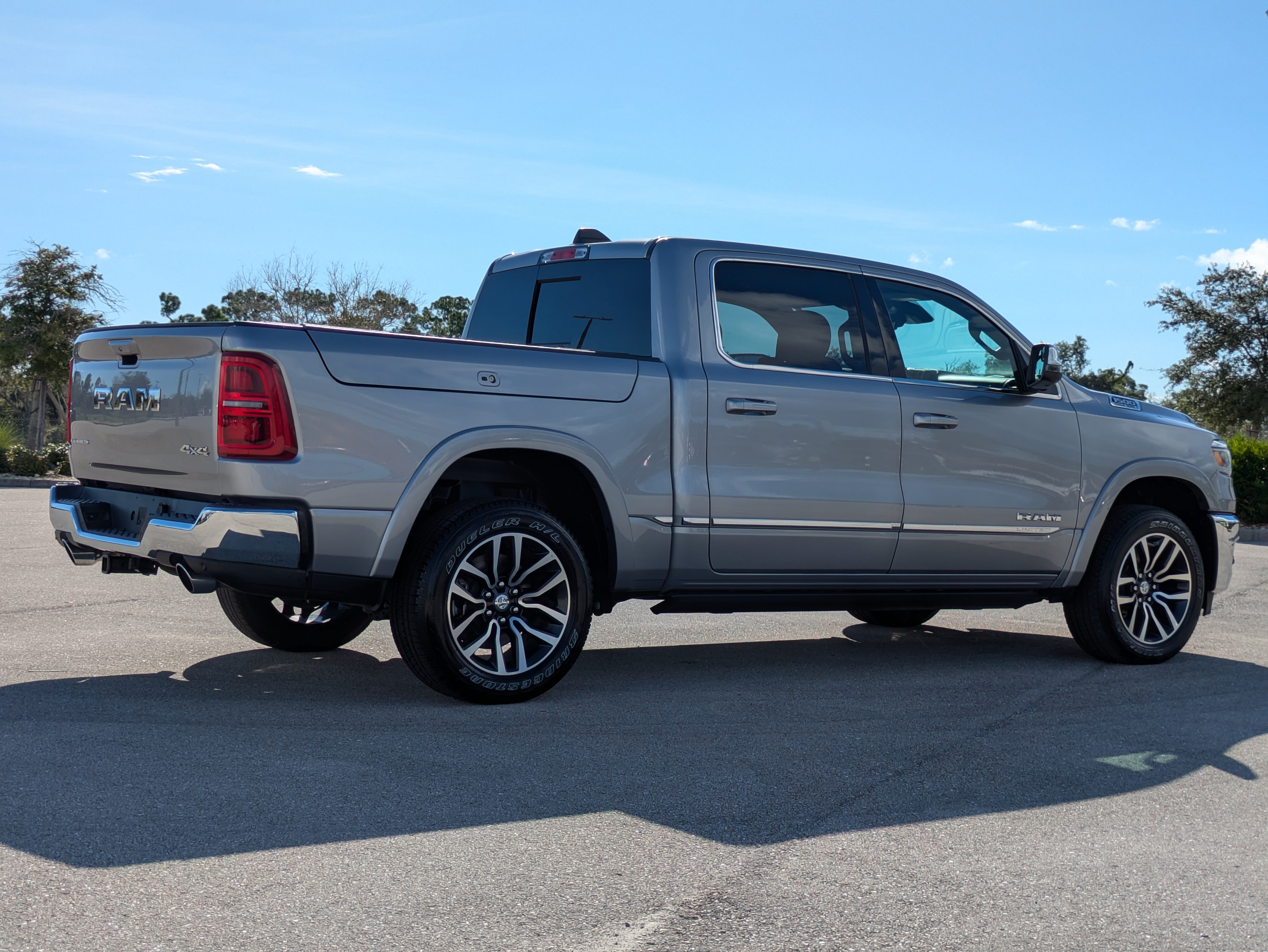 Used 2025 RAM 1500 Limited AWD/4WD image 4