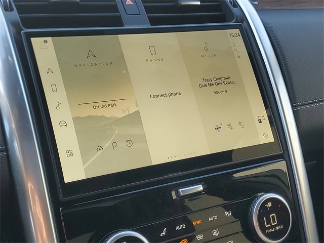 Used 2024 Land Rover Discovery Dynamic SE image 29