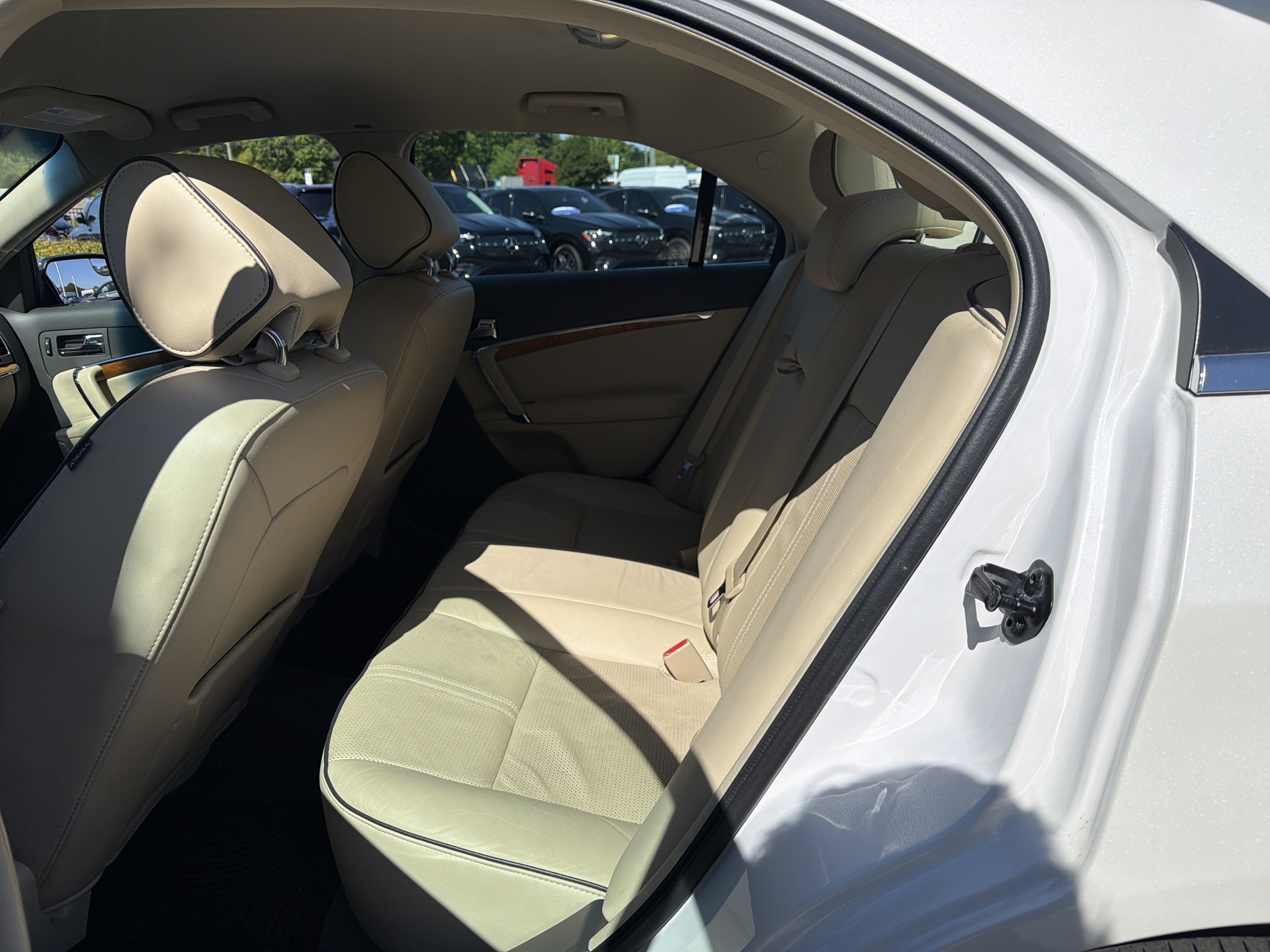 Used 2012 Lincoln MKZ FWD image 33