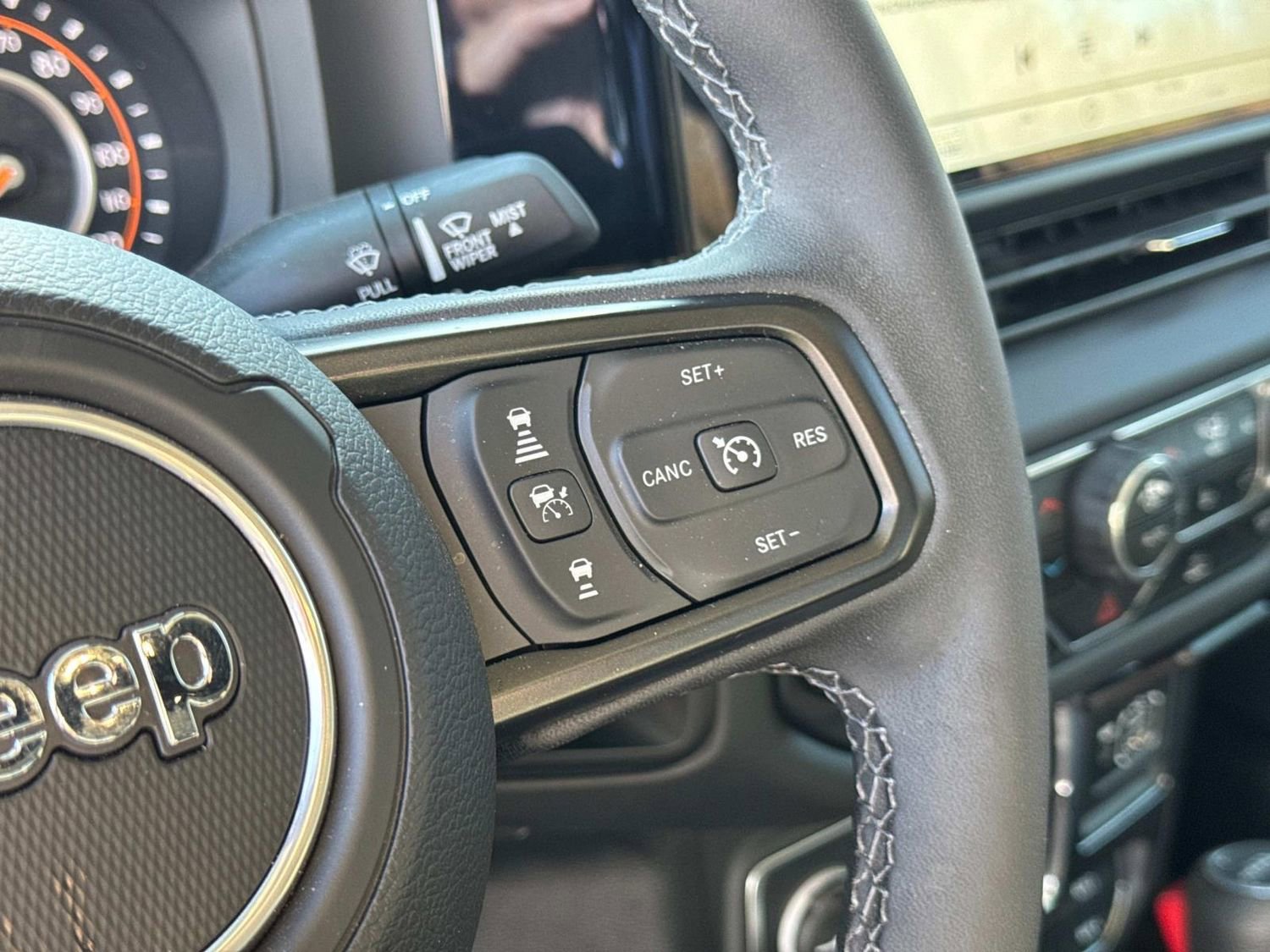 Used 2025 Jeep Gladiator Rubicon w/ Convenience Group image 30