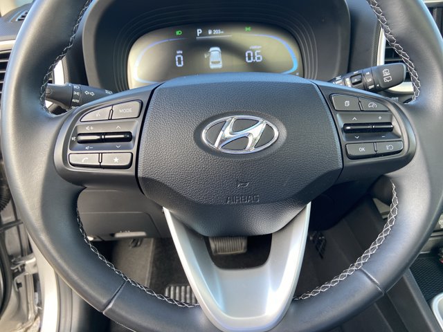 Used 2025 Hyundai Venue SEL FWD image 35