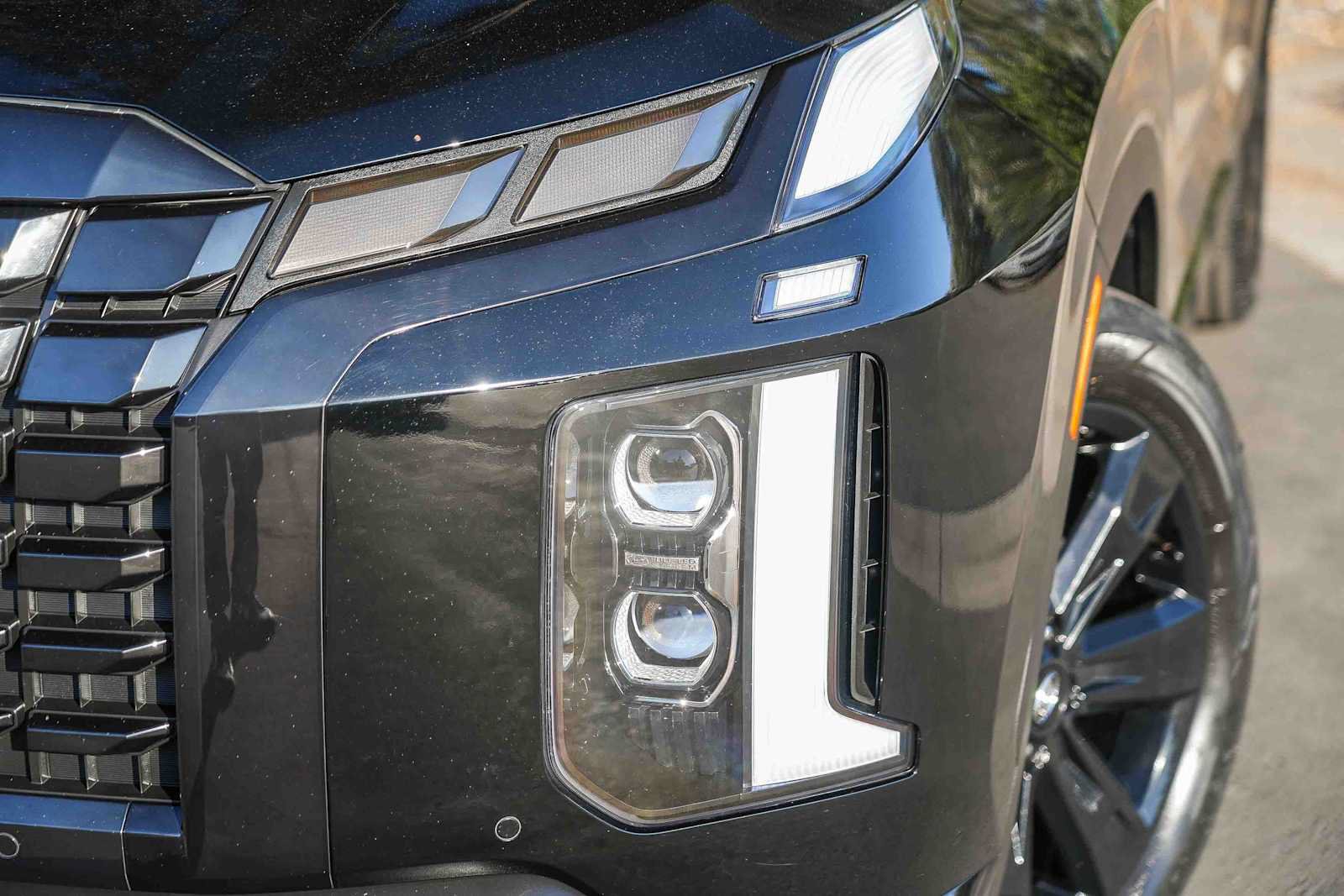 Used 2025 Hyundai Palisade XRT FWD image 2
