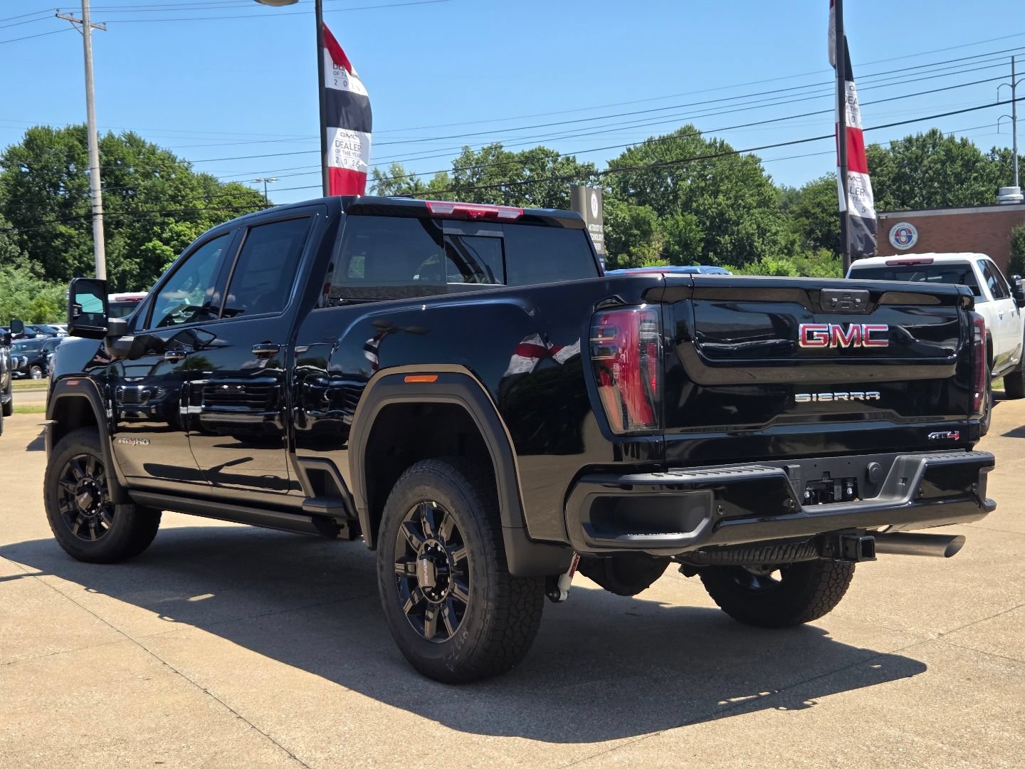 New 2026 GMC Sierra 2500 AT4 w/ AT4 Premium Plus Package AWD/4WD image 17